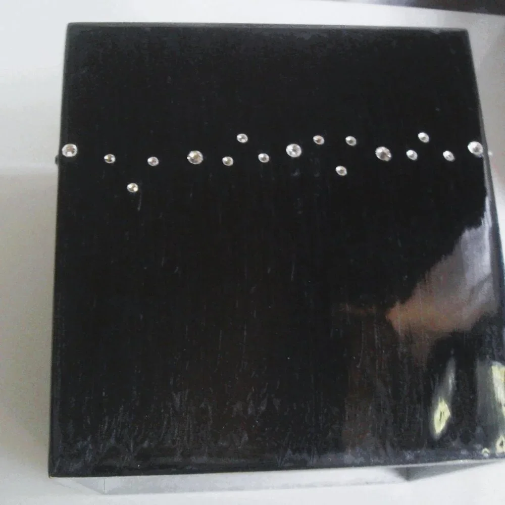 MIKE+ALLY NYC Crystal Ebony Black Boutique Tissue Box Cover *with flaws*